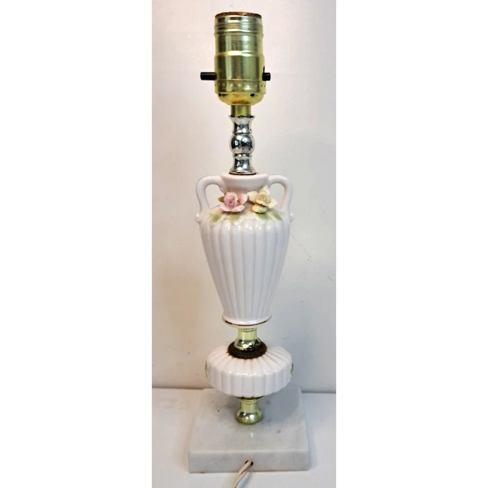 Vtg Japanese Porcelain Table Lamp w/ 3D Embossed Roses 12